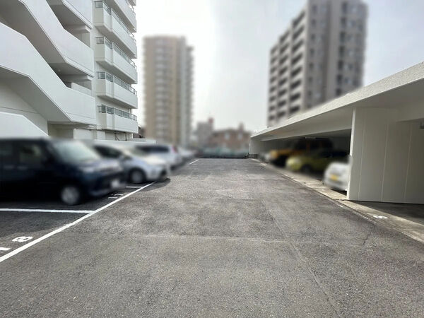 【グランドメゾン城北】N棟　共用部分（駐車場）　