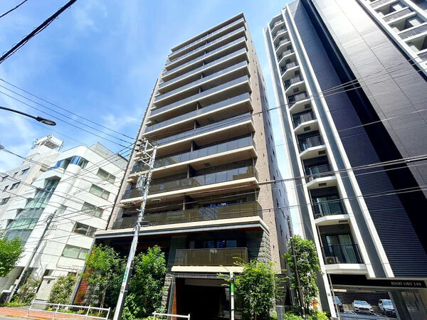 【ジオ四谷三栄町】外観