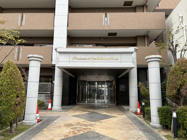 【プレサンス野崎駅前アリーナ】エントランス