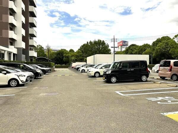 【ネクサス香椎】1号棟 (駐車場) 【ネクサス香椎】1号棟 (駐車場)