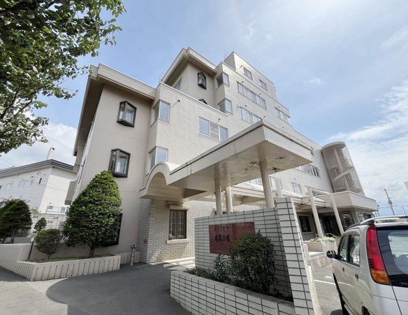 【オリンピア月寒公園マンション】外観