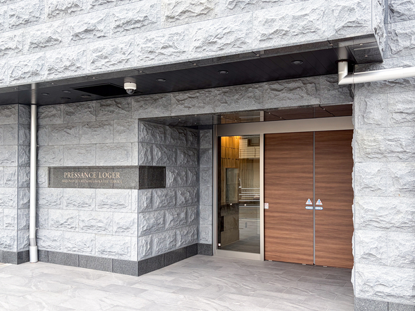 【プレサンスロジェ四條畷忍ヶ丘ザ・テラス】エントランス 【プレサンスロジェ四條畷忍ヶ丘ザ・テラス】エントランス