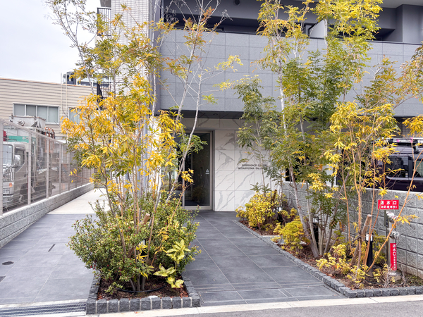 【プレサンスロジェ都島ディアプレイス】エントランス