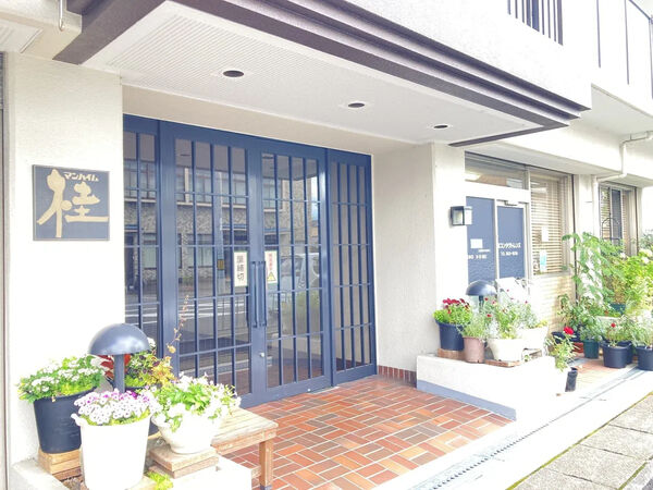 【マンハイム桂】エントランス