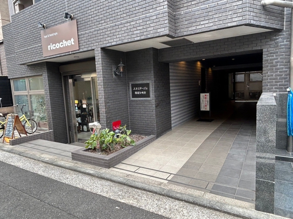 【エルミタージュ横濱弘明寺】エントランス