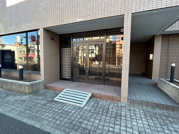 【ポートハイム弘明寺第三】エントランス