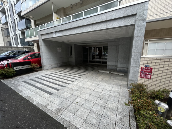 【Brillia円山桜通り】エントランス