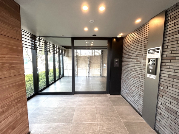 【サーパス南方レジデンス】エントランス 【サーパス南方レジデンス】エントランス