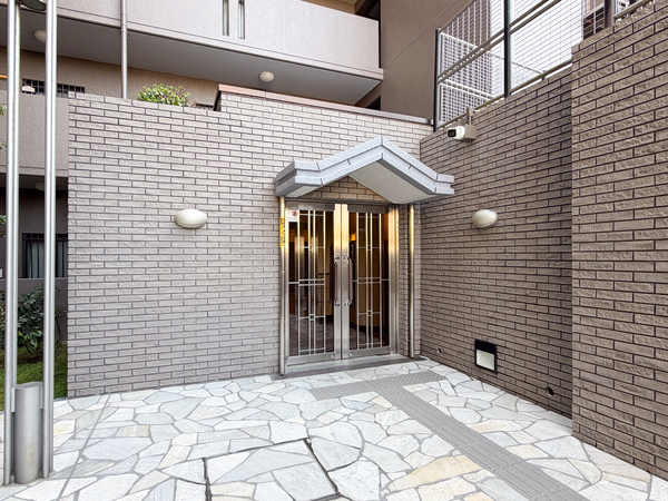 【サンマンションアトレ東向日】エントランス 【サンマンションアトレ東向日】エントランス