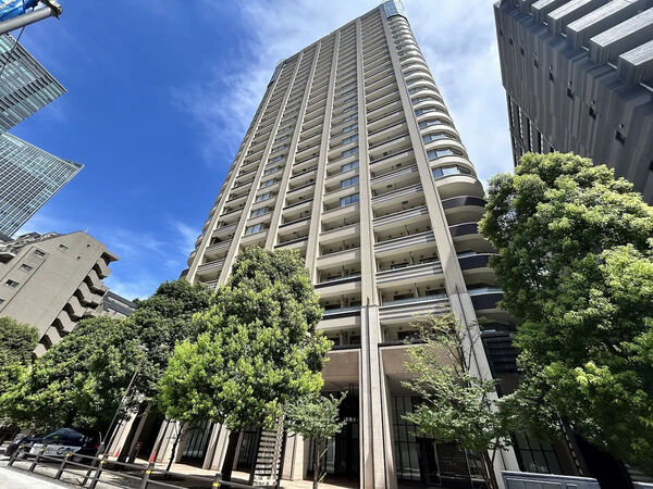 【パークコート虎ノ門愛宕タワー】地上30階建のタワー、総戸数231戸。