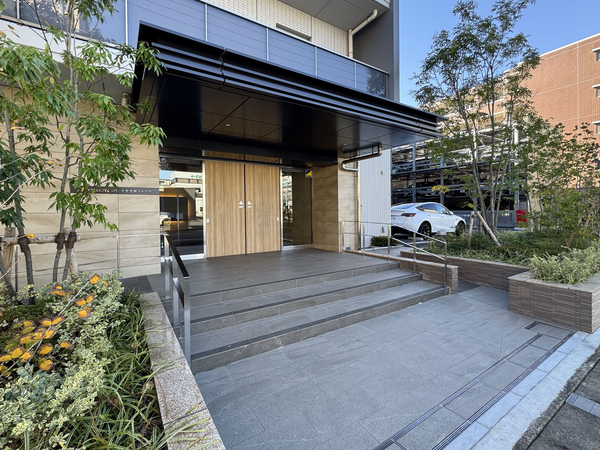 【エクセレントシティ浦安北栄リライズ】エントランス