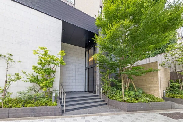 【ザ・パークハウス三番町テラス】エントランス