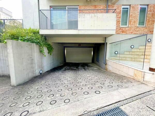 【パレ六甲篠原】共用部分(駐車場)1 【パレ六甲篠原】共用部分(駐車場)1