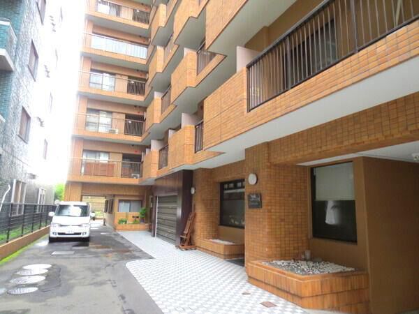 【朝日プラザ五橋Ⅲ】エントランス