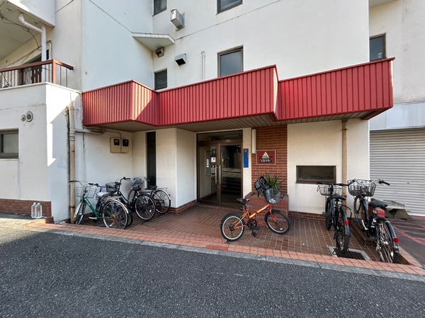 【ポートハイム西中町】エントランス