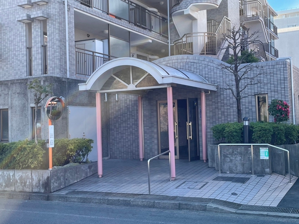【グランパーク鶴ヶ峰】エントランス