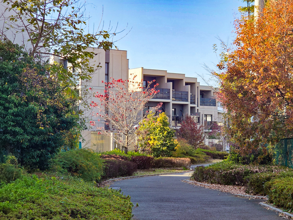 【プレミスト国立ゲートレジデンス】外観