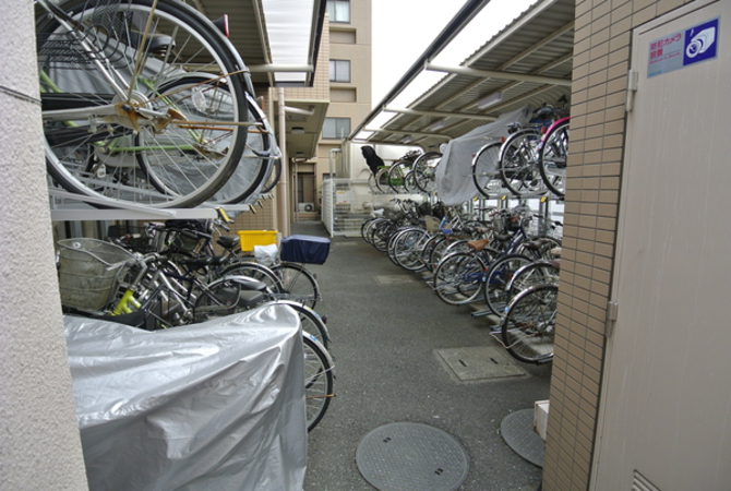 【ライオンズマンション大宮公園】駐輪場