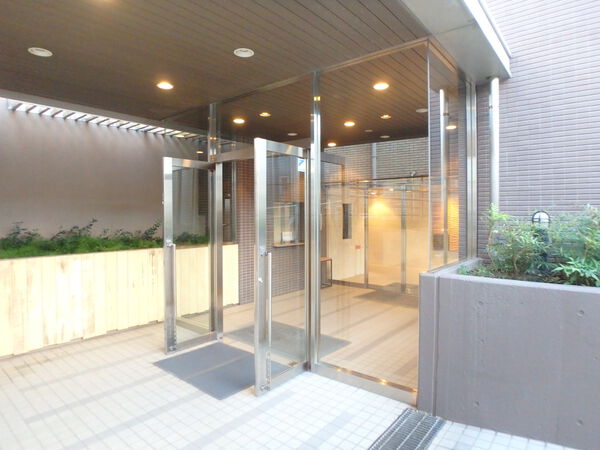 【フォレスティア津田沼】エントランス