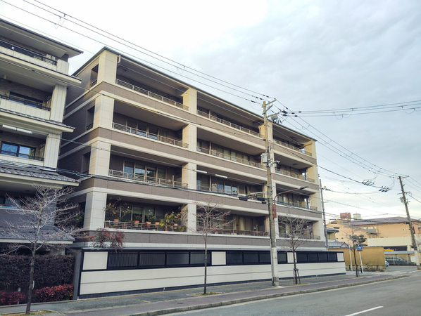 【グランブルー二条城北】外観