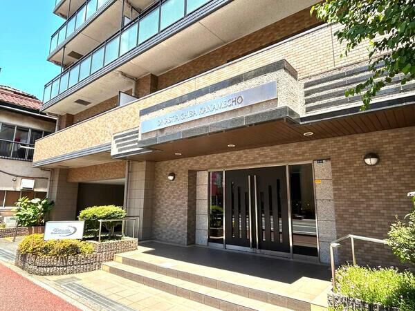 【ディナスティーア千葉要町】エントランス1 【ディナスティーア千葉要町】エントランス1