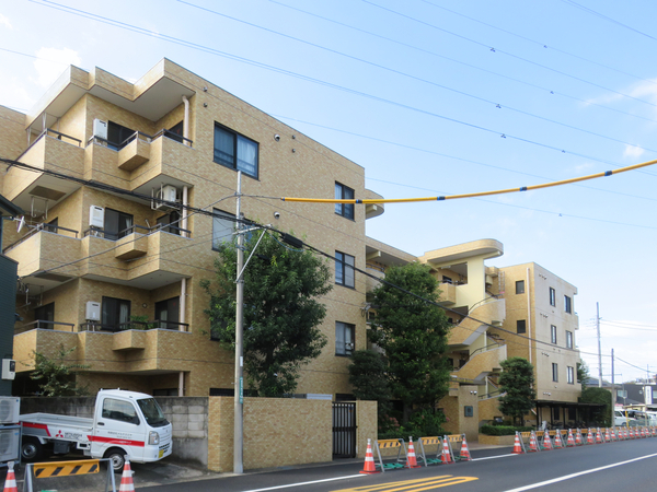 【ライオンズマンション成城南】外観