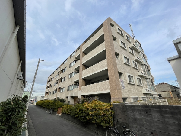 【ライフレビュー川崎イースト】外観