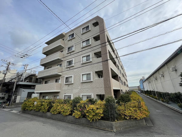 【ライフレビュー川崎イースト】外観