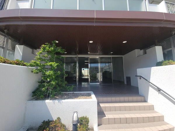 【西宮東パークマンション】エントランス