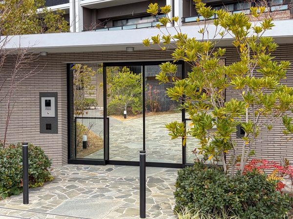 【レ・ジェイド上新庄】エントランス 【レ・ジェイド上新庄】エントランス