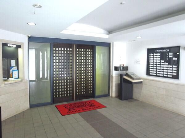 【ライオンズマンション京橋川公園】エントランス1