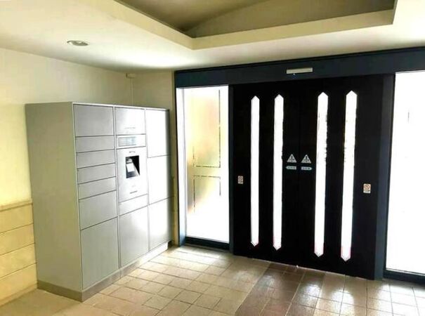 【ライオンズマンション京橋川公園】エントランス3(宅配ボックス) 【ライオンズマンション京橋川公園】エントランス3(宅配ボックス)