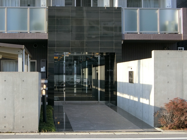 【ライジングプレイス登戸】エントランス