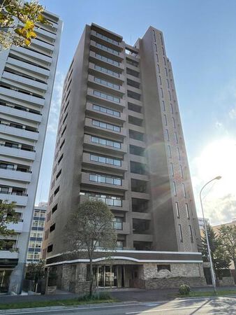 【ロイヤルヴィーゼ北2条】外観