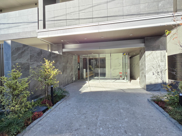 【プレシス浦和元町】エントランス