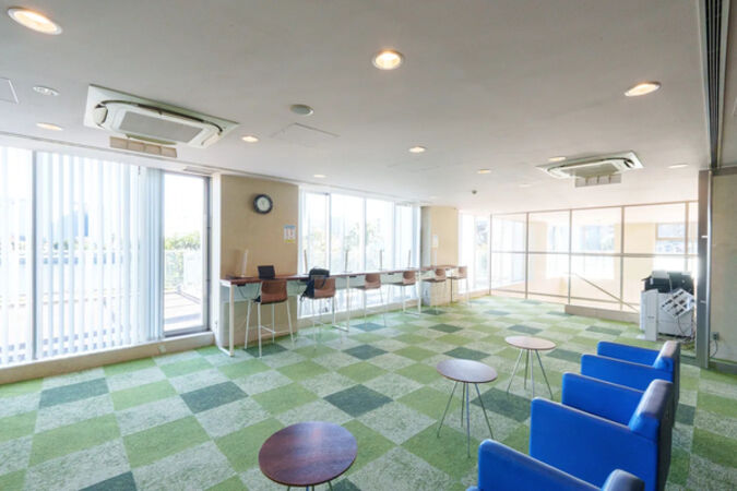 ベイサイドラウンジ（2階）　他に37階スカイラウンジ（レインボーブリッジを見下ろす）があります。