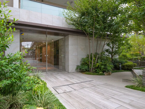 【パークホームズ成増二丁目】エントランス