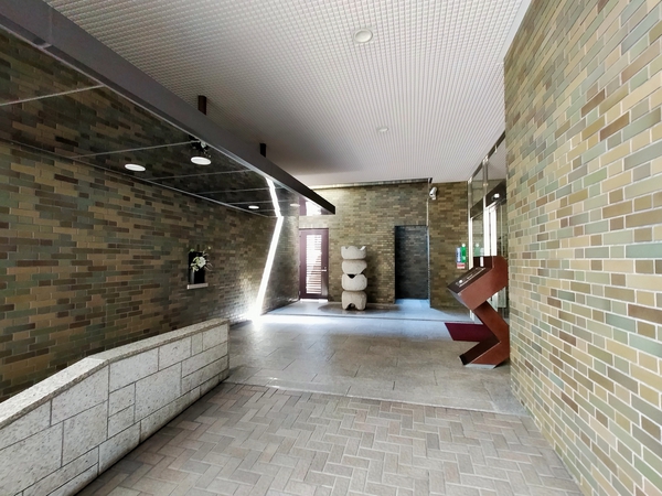 【ウィスタリア元麻布】エントランスアプローチ 【ウィスタリア元麻布】エントランスアプローチ