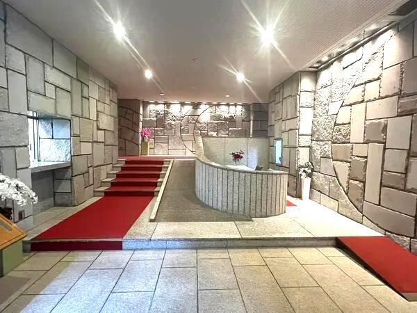 【ウィスタリア元麻布】エントランスホール