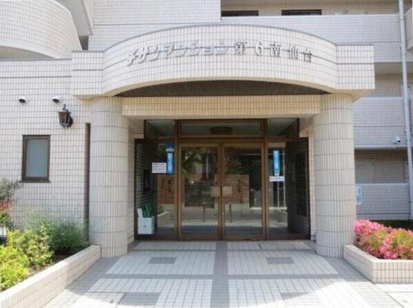 【チサンマンション第六南仙台】エントランスアプローチ 【チサンマンション第六南仙台】エントランスアプローチ