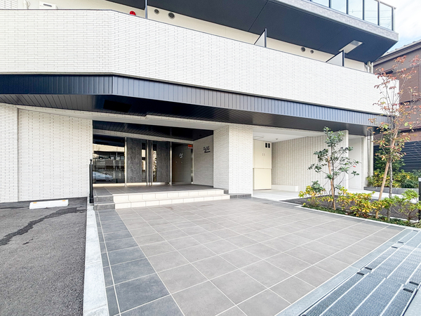 【プレール・ドゥーク西新井Ⅱ】エントランス