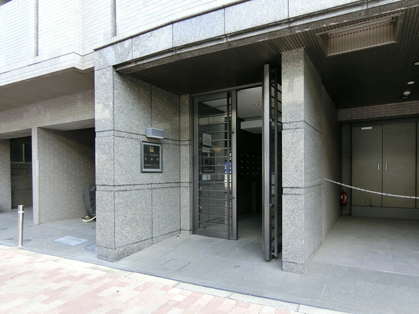 【ルーブル高円寺伍番館】エントランス