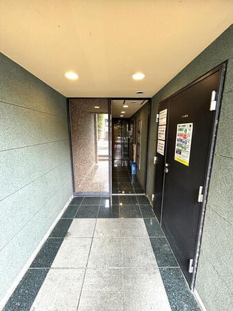 【パレ・ホームズ三軒茶屋西】エントランス 【パレ・ホームズ三軒茶屋西】エントランス