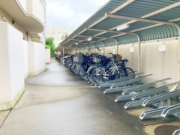 【サンルシエル山科森野町】駐輪場 【サンルシエル山科森野町】駐輪場
