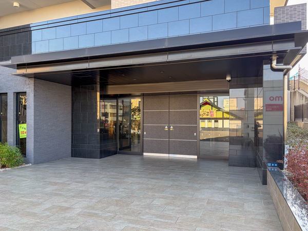 【プレサンスロジェ草津大路テラス】エントランス 【プレサンスロジェ草津大路テラス】エントランス