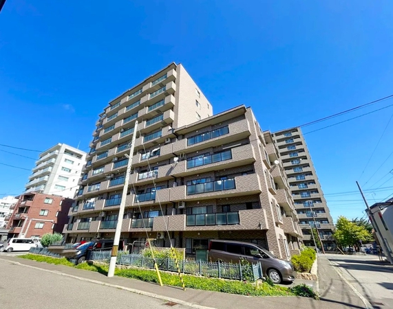 【ファミール豊平公園ステーションガーデン】外観