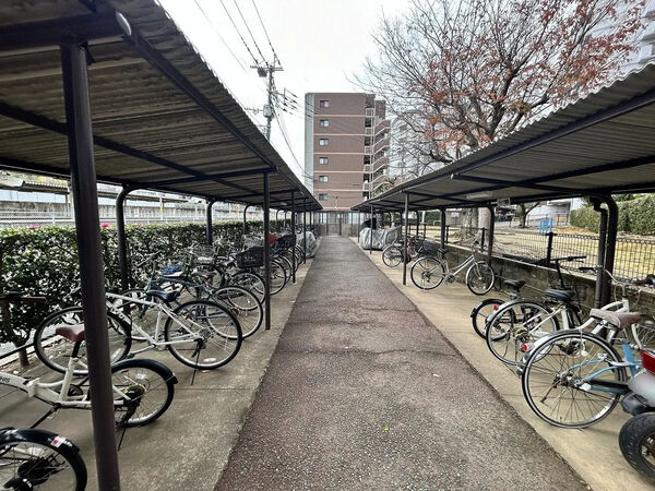 【スカイハイツ和白ヶ丘】駐輪場