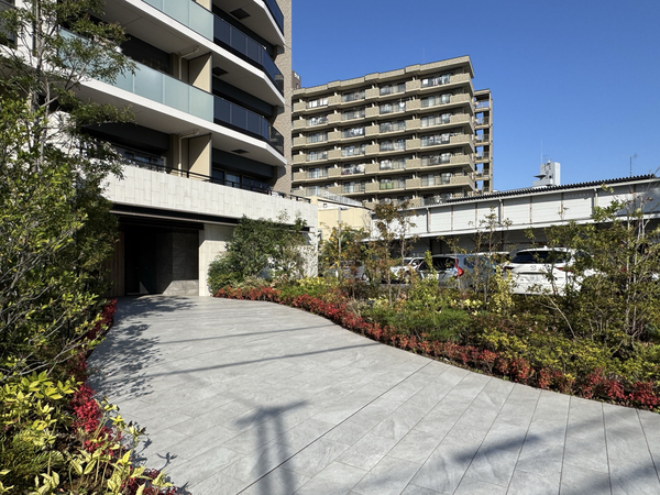 【ガーラ・レジデンス船橋】エントランス