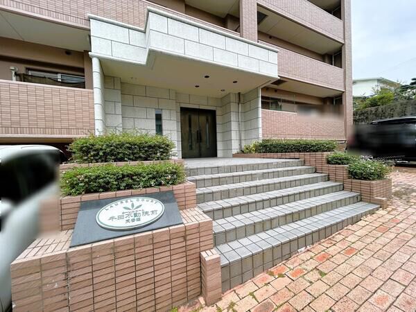 【ローレルコート牛田不動院前弐番館】＜エントランス＞