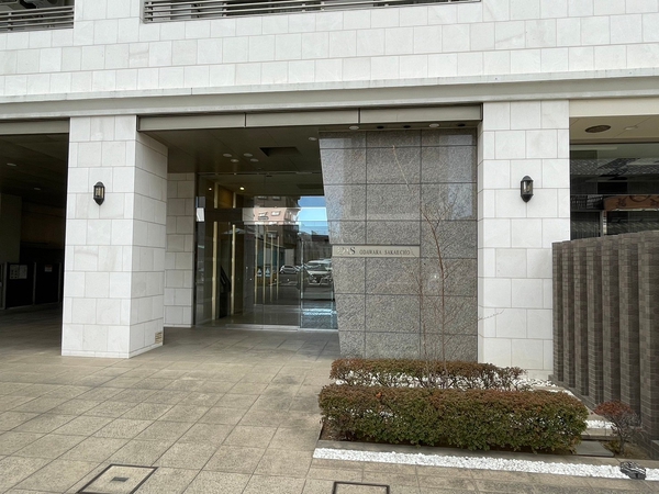 【クオス小田原栄町】エントランス